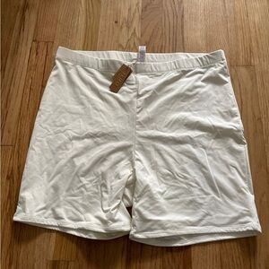 Skims Signature Swim Mid Waist Shorts NWT